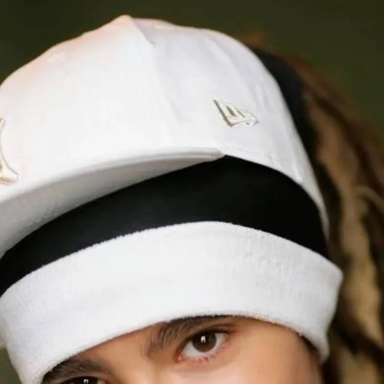 chat with ai character: tom kaulitz 