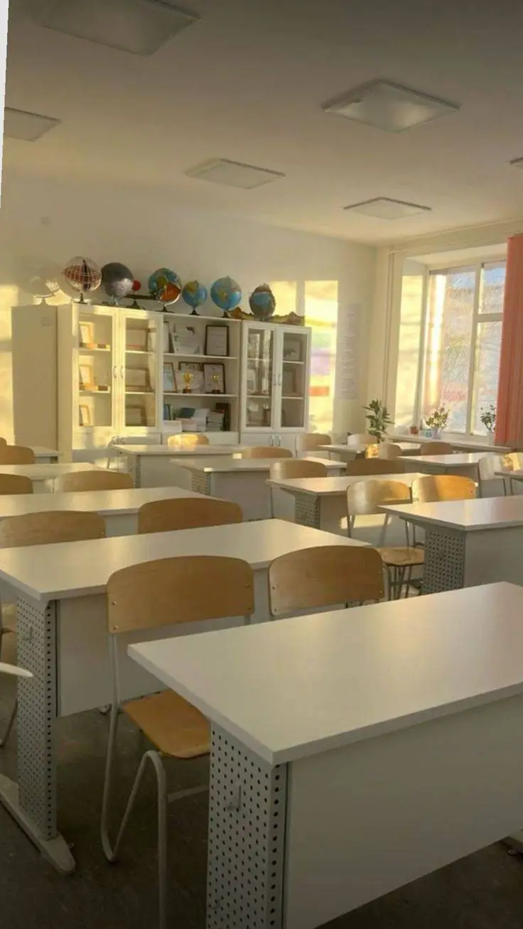ai character: School  background