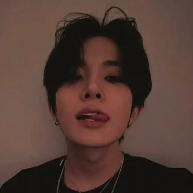 chat with ai character: Heeseung