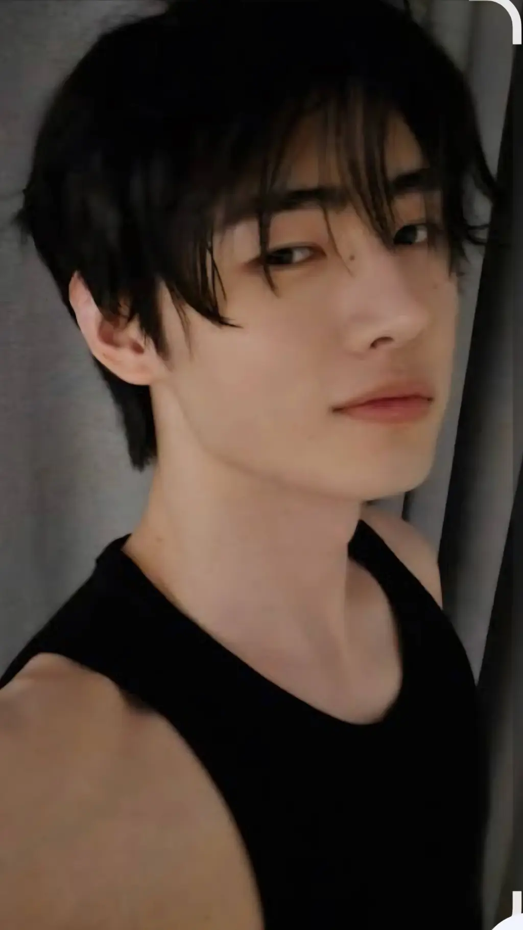 ai character: 🔪Sunghoon🕶 background