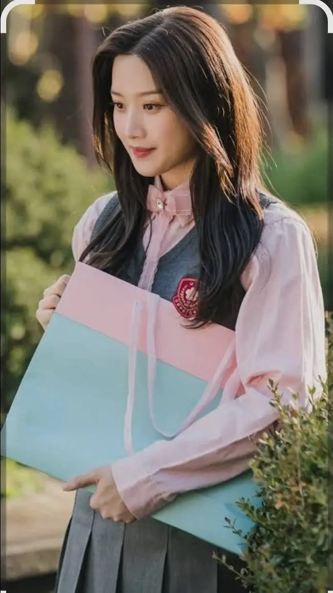 ai character: Lim Ju-Kyung background