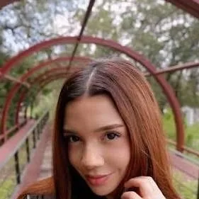 chat with ai character: Melissa Domm 
