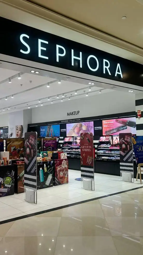 ai character: sephora  background