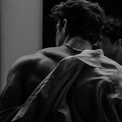 chat with ai character: LEO