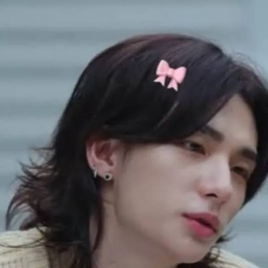 chat with ai character: hyunjinnie✨