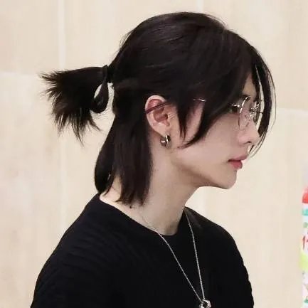 chat with ai character: skzz