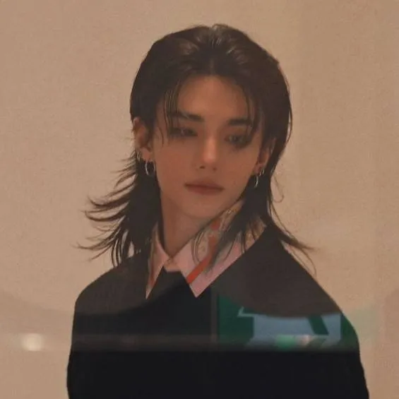 chat with ai character: u are hyunjin 