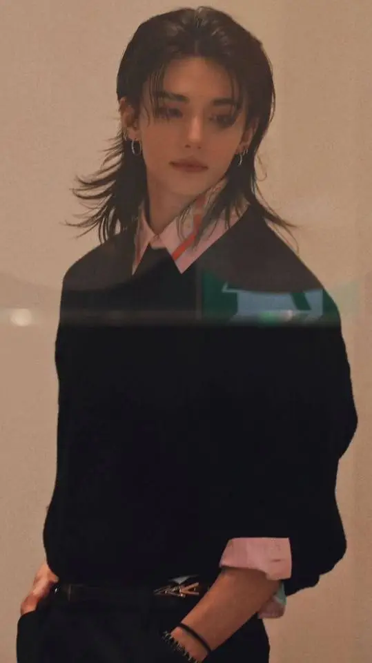 ai character: hyunjin's ferret background