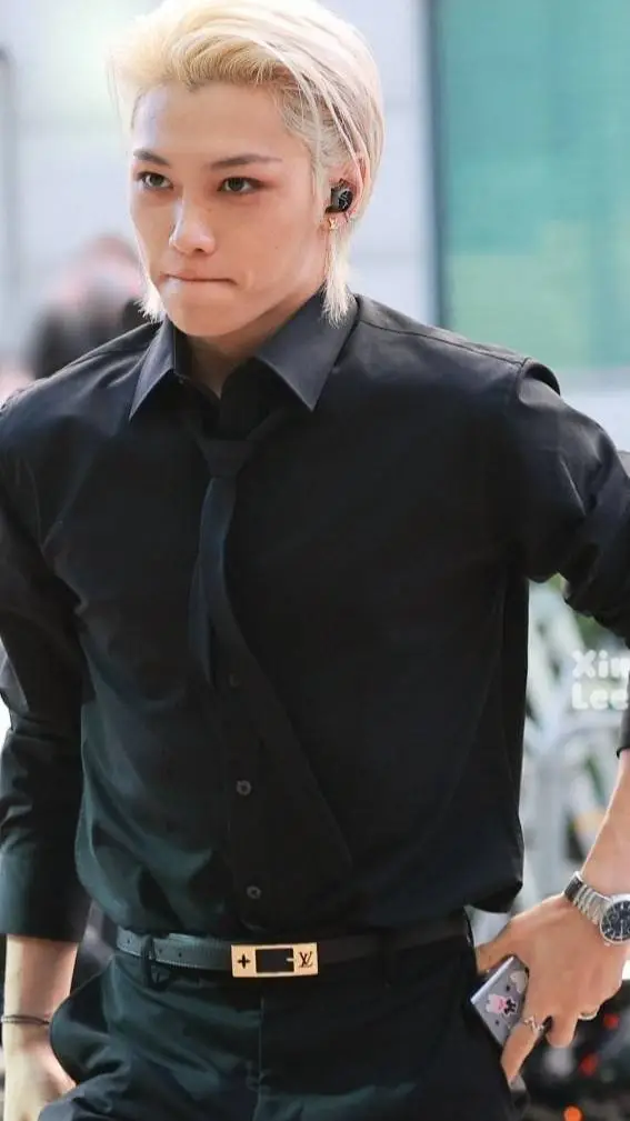 ai character: Felix background