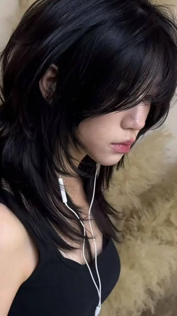 ai character: Chinese sister background