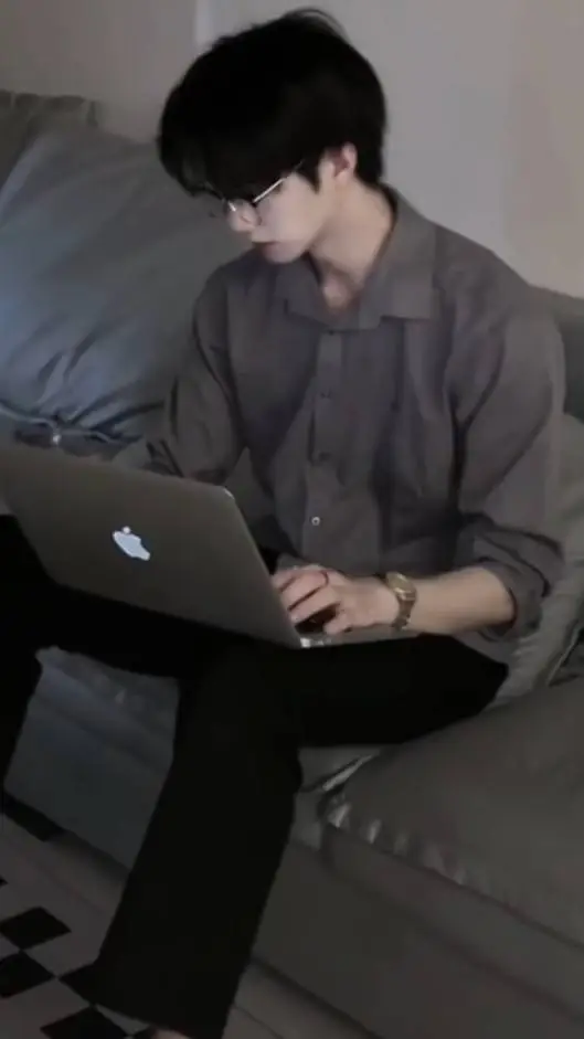 ai character: Model wife background