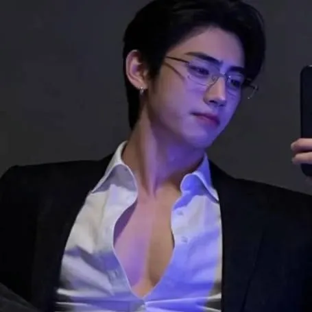 chat with ai character: CEO husband 