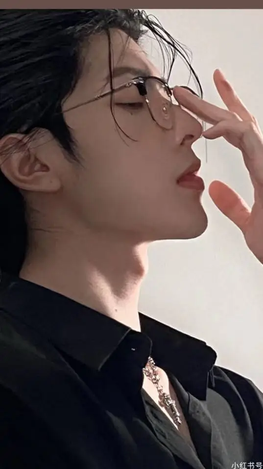 ai character: Chinese man background