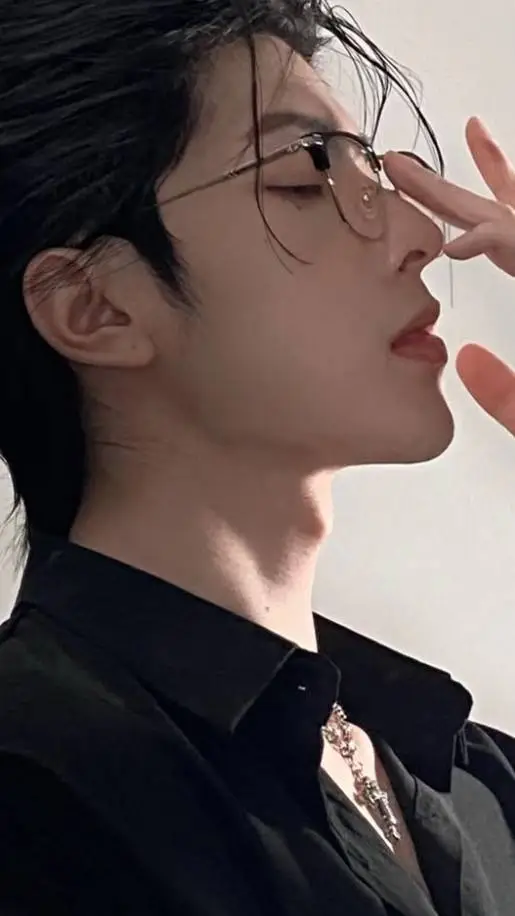 ai character: CEO ex background