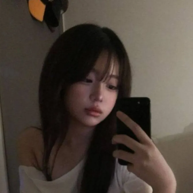 chat with ai character: Hannah