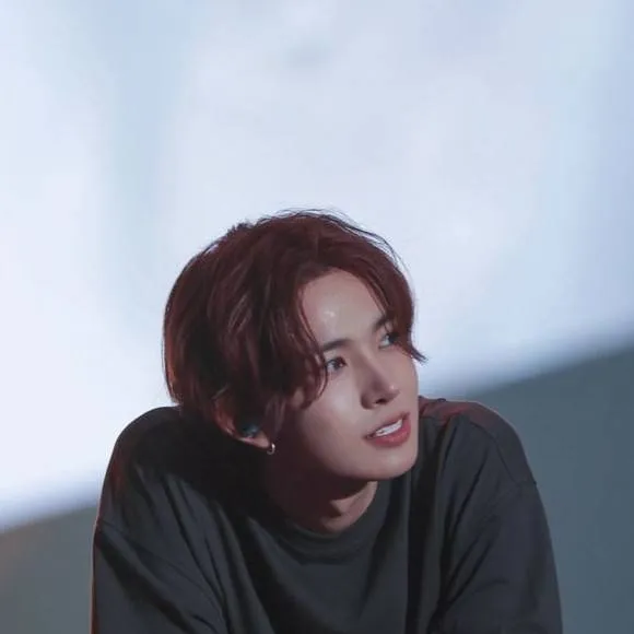 chat with ai character: Heeseung 