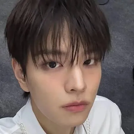 chat with ai character: Seungmin🍙⋆. 𐙚 ˚