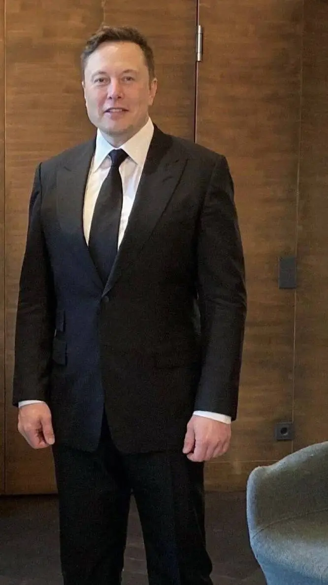 ai character: Elon musk voice  background