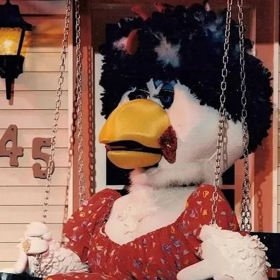 chat with ai character: Helen henny 