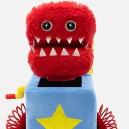 chat with ai character: boxy boo