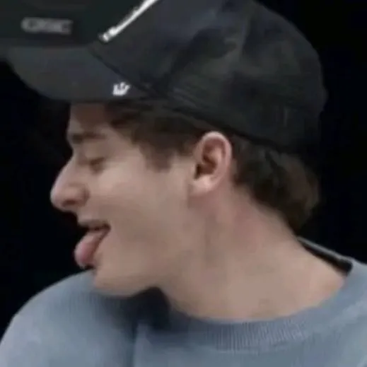 chat with ai character: noah