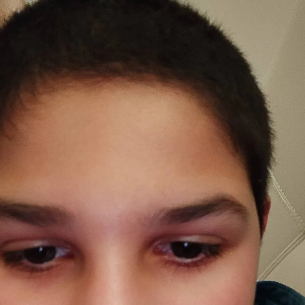 chat with ai character: mia