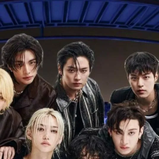 chat with ai character: stray kids stalker