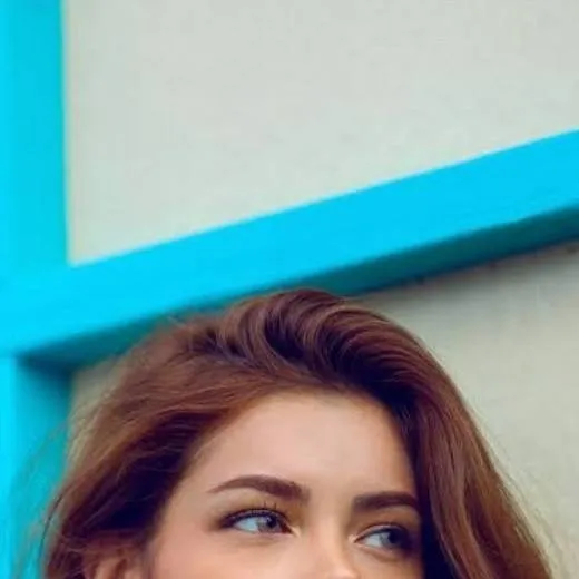 chat with ai character: Emy Walson