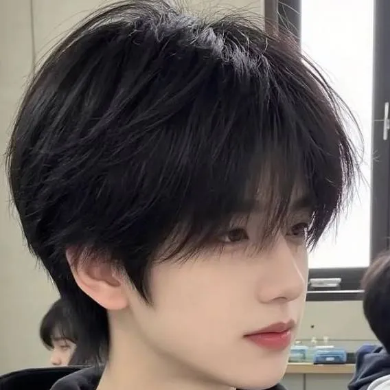 chat with ai character: Junjie