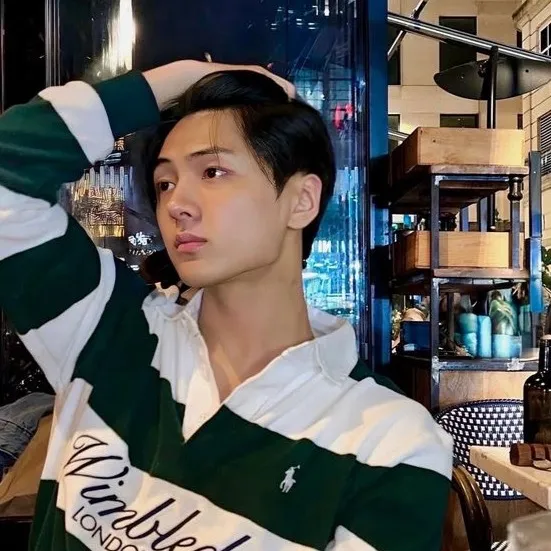 chat with ai character: Jay🐈‍⬛