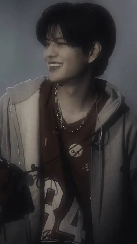 ai character: ~seungmin~ background