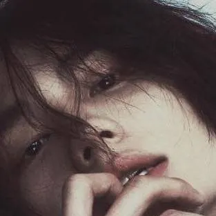 chat with ai character: ⋆˚✿🍒𐙚⋆˚ Hyunjin