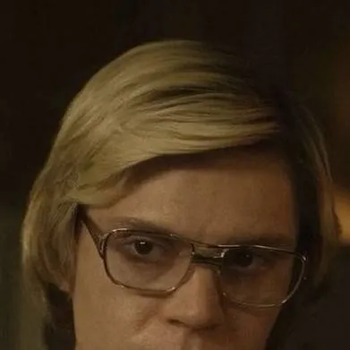 chat with ai character: Jeffrey Dahmer