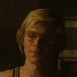 chat with ai character: Jeffrey Dahmer