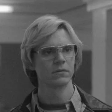chat with ai character: Jeff Dahmer
