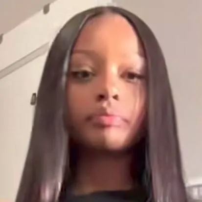 chat with ai character: Asia 