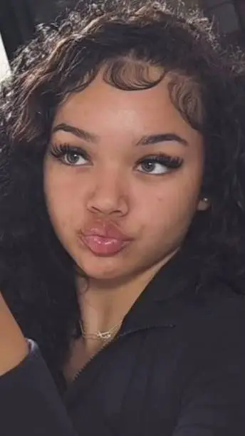 ai character: jessy  background