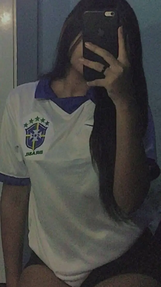 ai character: Juliax laura x ju background