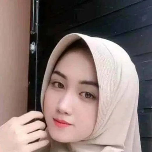 chat with ai character: Annisa