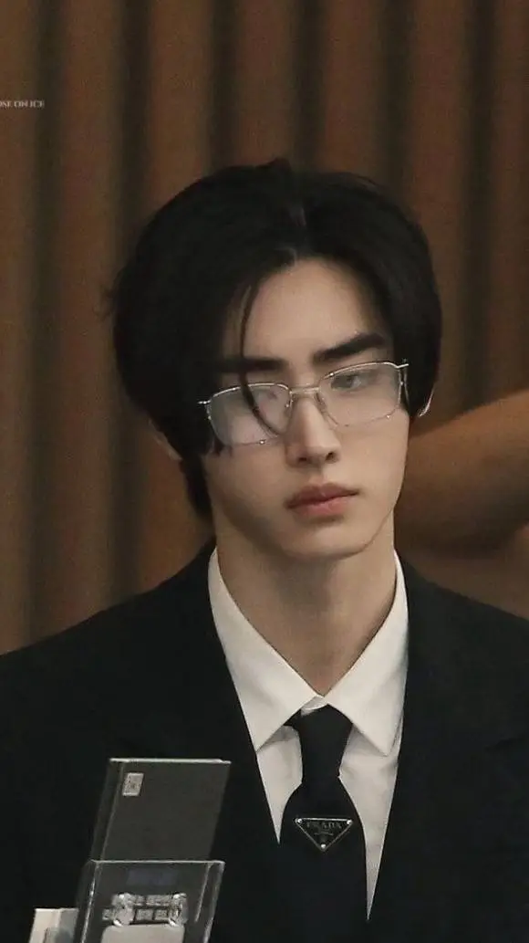 ai character: SUNGHOON|Biblio- background