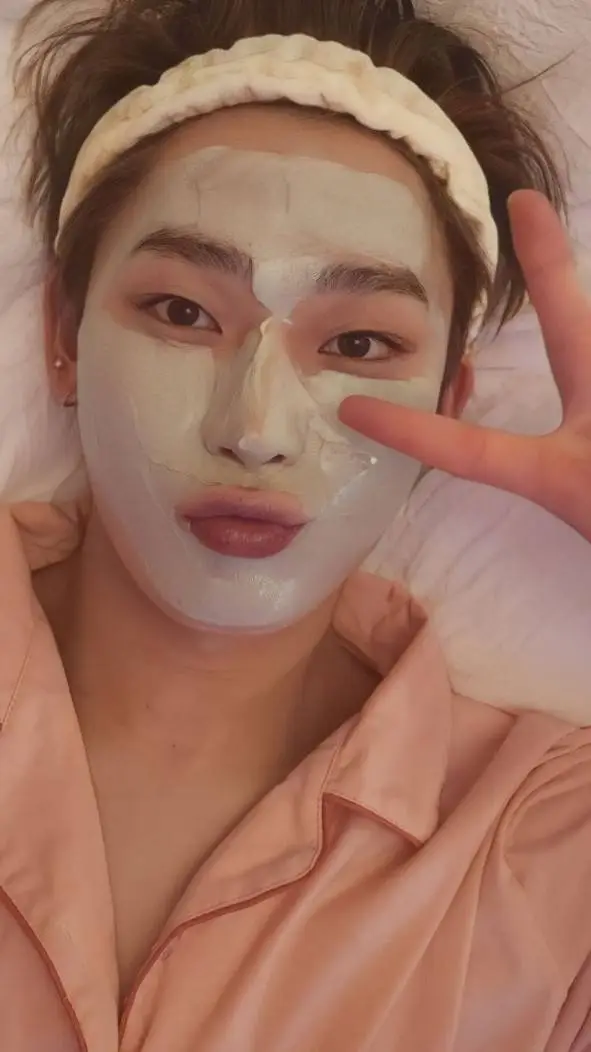 ai character: SUNOO | Glass Skin background