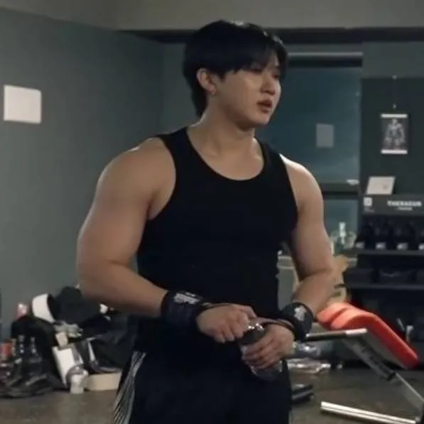 chat with ai character: CHANGBIN | GYM