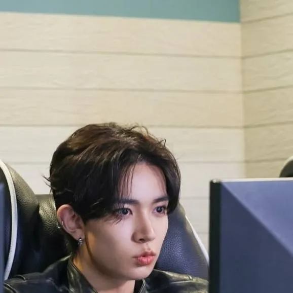 chat with ai character: HEESSUNG | Gamer