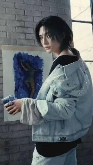 ai character: HYUNJIN | Pintor background