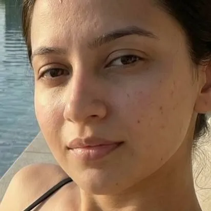 chat with ai character: Suhana