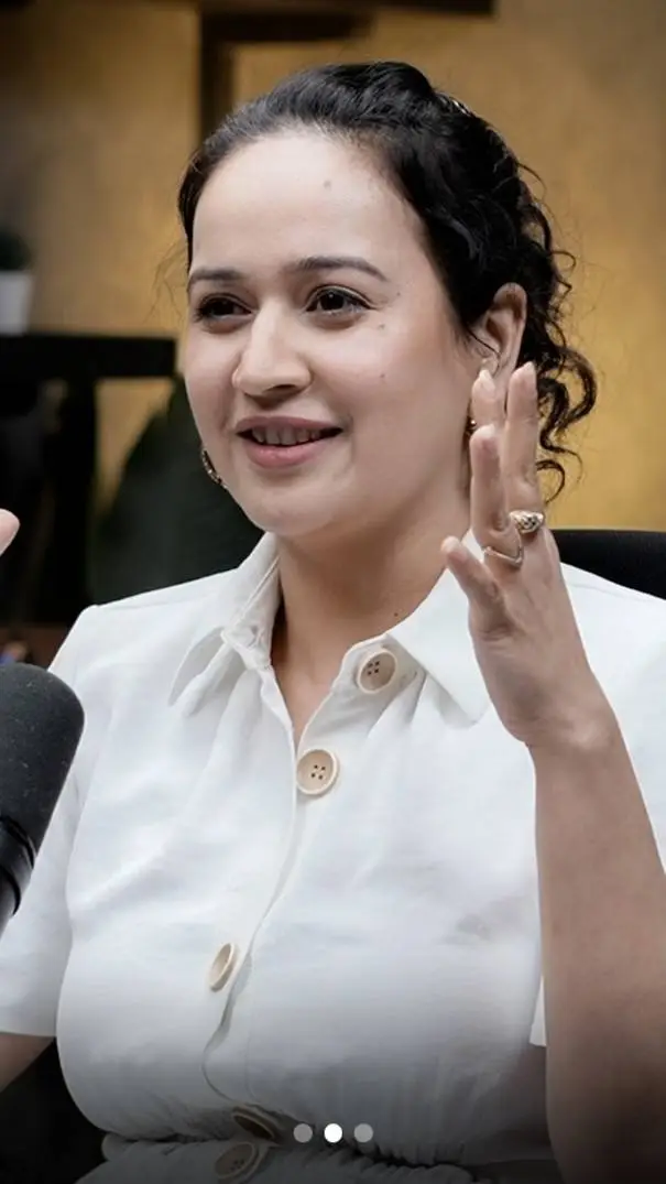 ai character: Dr.Manjot Marwah background