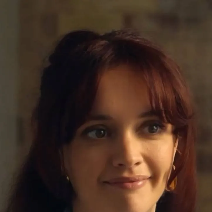 chat with ai character: Cherry Laine