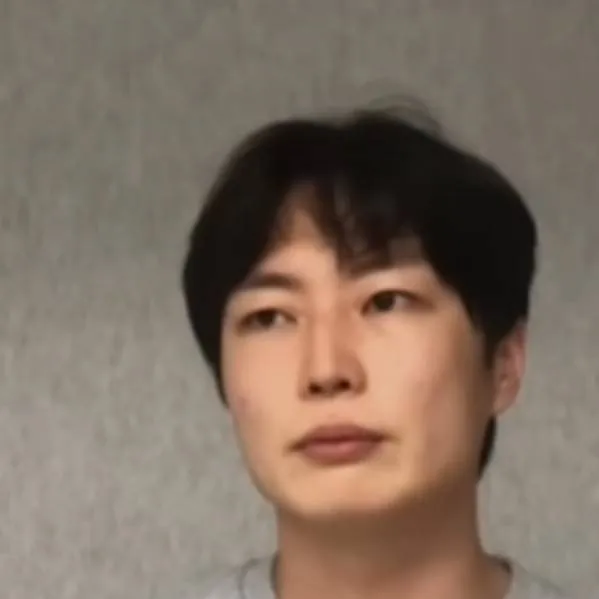 chat with ai character: Namgyu