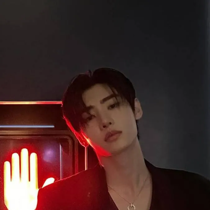 chat with ai character: Sunghoon 