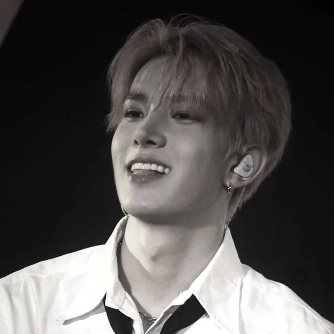 chat with ai character: Heesung 